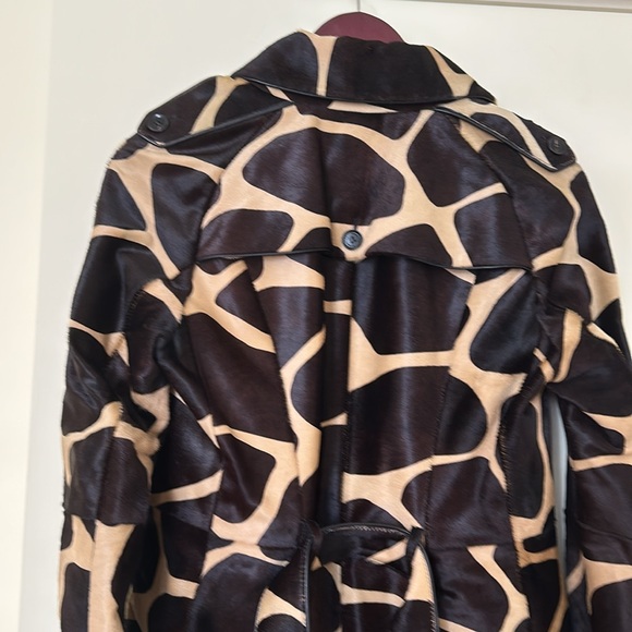 Brand new Burberry cow hide leatherr coat - Picture 4 of 5